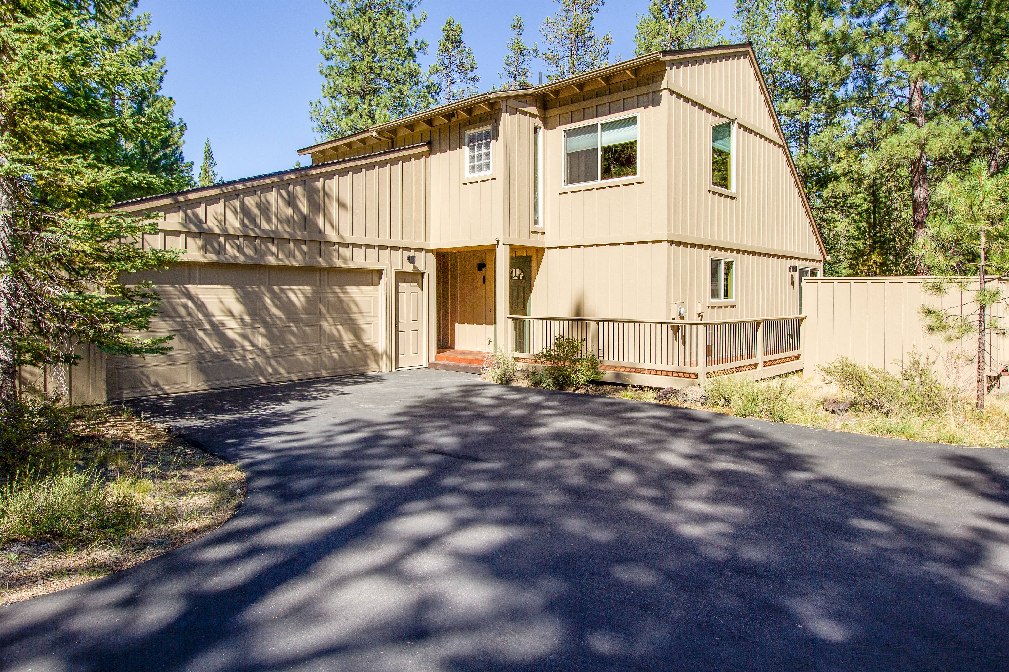 Pathfinder Sunriver Oregon Vacation Rentals Bennington Properties